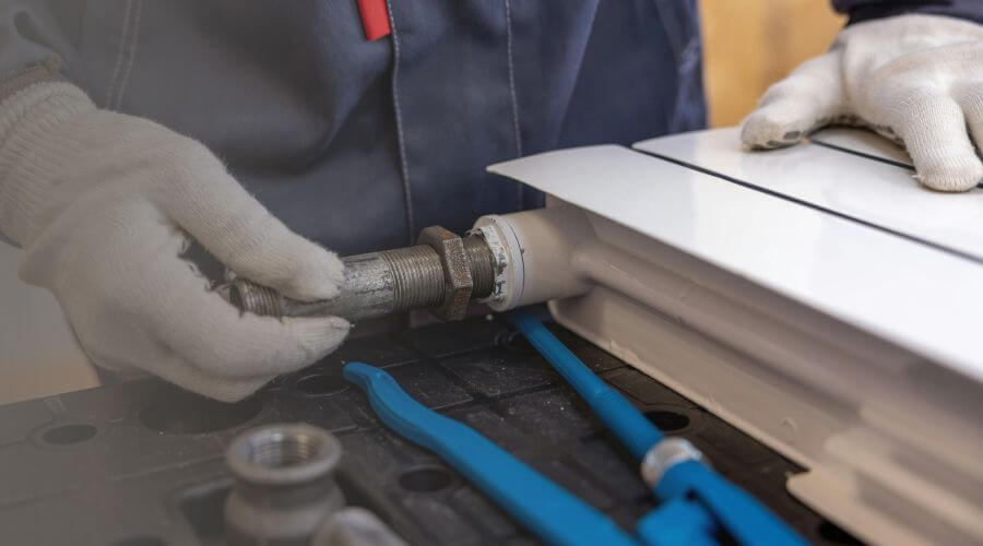 Expert burst pipe repair services in Oneida, KS